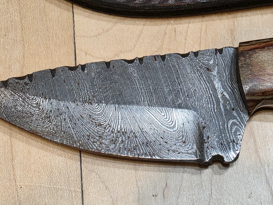 Cuchillo de caza James Kartoz hecho a mano personalizado hoja fija hueso de camello Damasco Foto 2 de 4