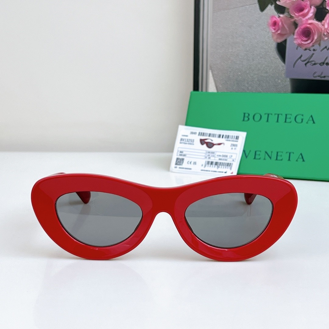 Bottega Veneta BV1325S Sunglasses Red Fashion Women Cat Eye Luxury