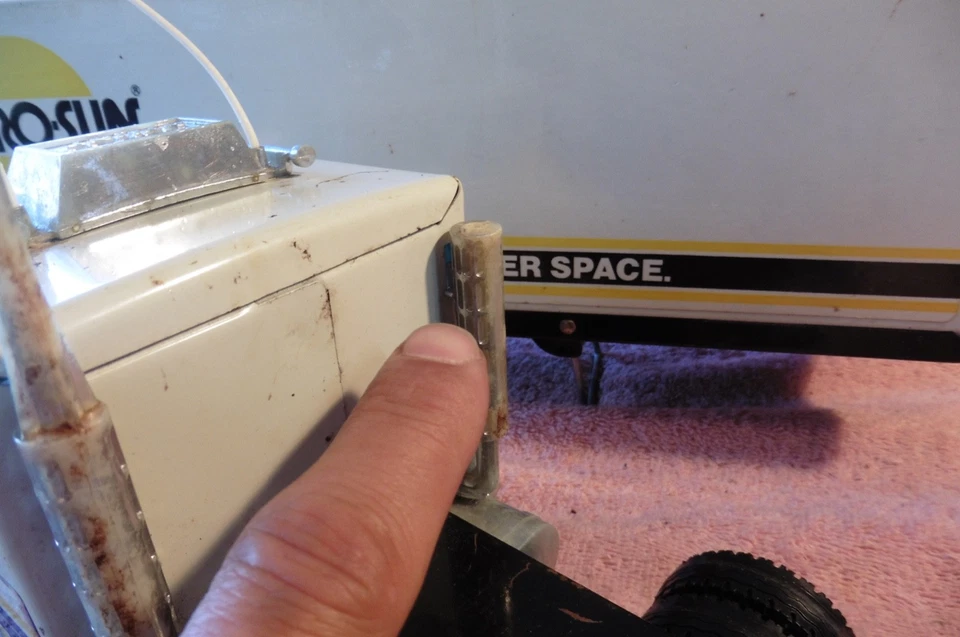 Vintage Diecast Nylint Kero-Sun Inc. Cadet GMC Tractor Trailer Semi 21.5” - Image 4 of 4