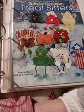 Needlecraft Plastic Canvas Special Occasion Treats Sitters