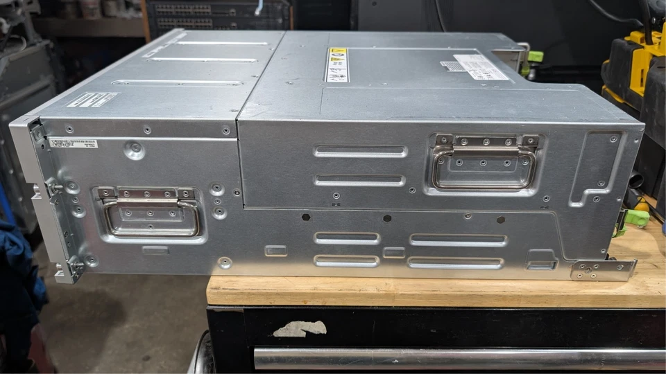 Oracle DE3-24C 2U 24-bay SAS3 expansion shelf, dual IOM12 SAS3 - Image 4 of 4