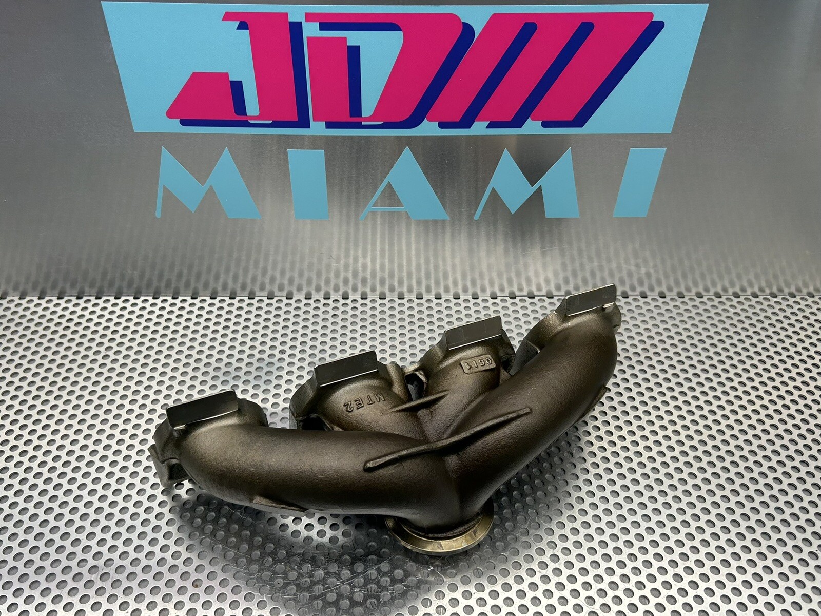 Mercedes Benz AMG V8 4.0L M177 EXHAUST MANIFOLD Aston Martin Vantage A1771421700