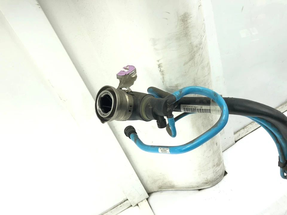 Mercedes-Benz CLS550 2012-2018 depósito de tanque de gasolina fabricante de equipos originales. Foto 3 de 4