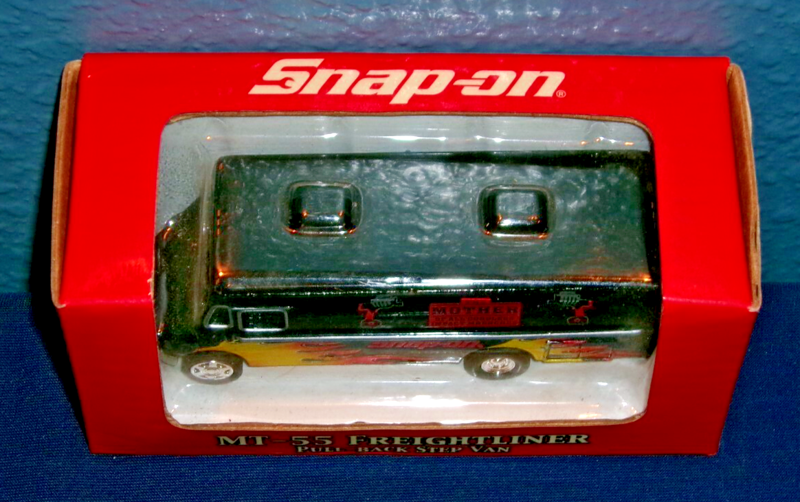 Snap-On Crown Premiums Collection MT-55 Freightliner Pull-Back 