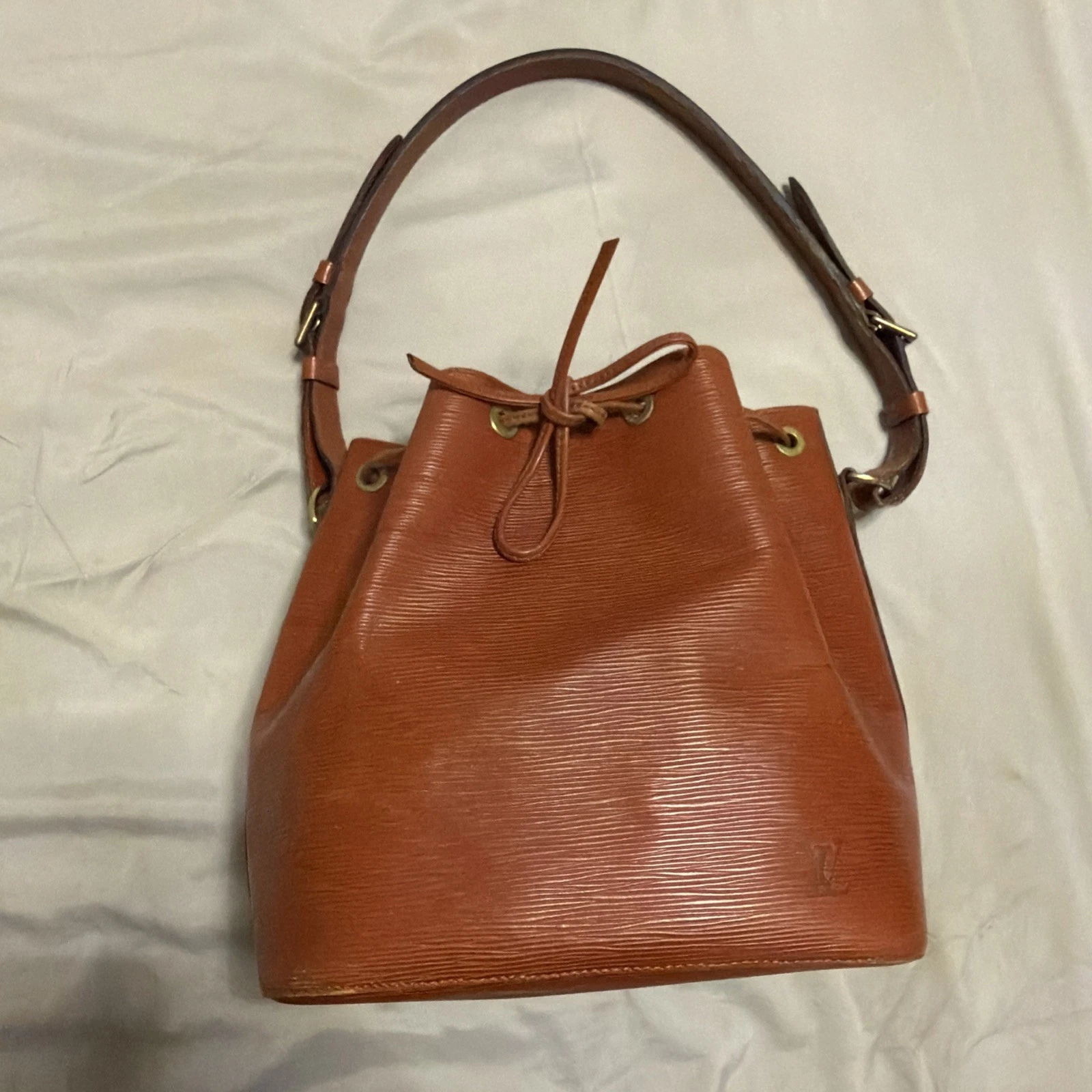 Vuitton — Louis Vuitton Epi Petit Noe Shoulder Bag Kenya Brown M44103 Auth Used