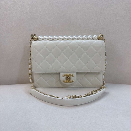 Chanel Pearl Flap Bag White Lambskin Gold‑Tone Hardware Shoulder Crossbody Bag