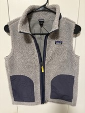 Patagonia Kids' Retro-X fleece vest in a grey color w/dark Grey Pockets,Large 12