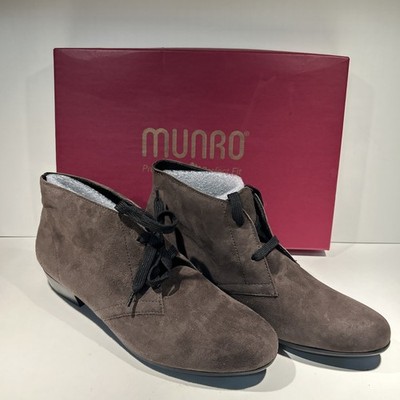 Munro Sloane Suede Chukka boots - Womens size 10 M. NIB