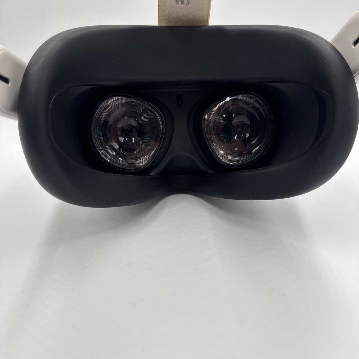 Meta Oculus Quest 2 VR Headset KW49CM - White, 2 Controllers