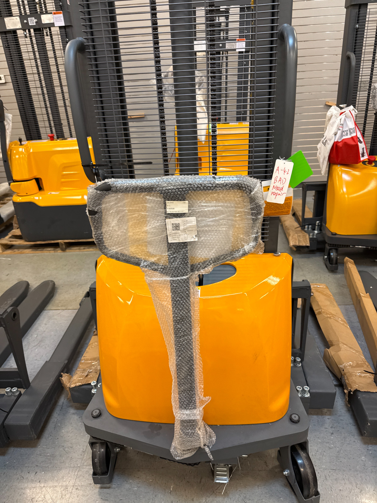APOLLOLIFT Used 3300lbs Semi Electric Straddle Pallet Stacker 118" Lift Stacker