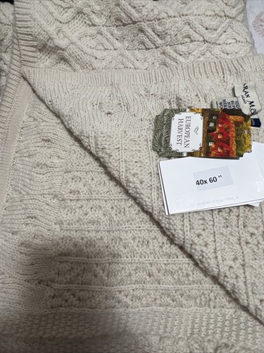 ARAN MŌR Luxury 40" x 60" Throw/Blanket 100% Merino Wool NWT Beige - Picture 2 of 2