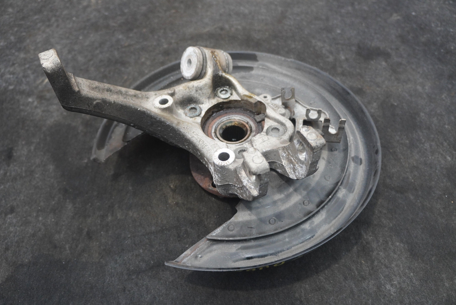 Rear Right Spindle Knuckle Wheel Hub 3D0505436M OEM Bentley Continental GT 2005