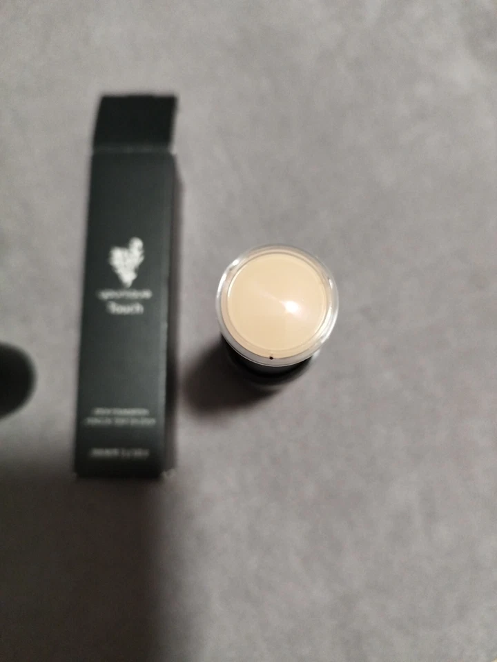 Fond De teint Stick Teinte Scarlett Younique - Photo 2/3