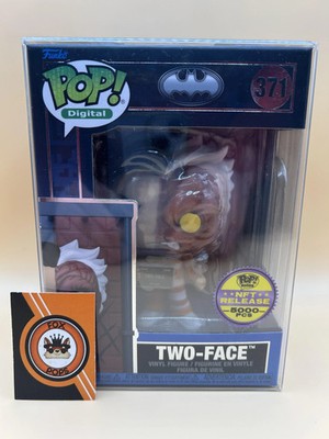 Two Face Funko Pop #371 Glow DigitalNFT - 5000 PCS - DC Batman Two-Face
