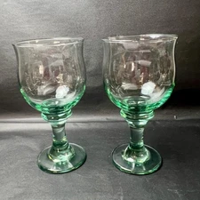 Set of 2 Libbey Clarion Spanish Green Stemmed Water Wine Glasses Goblets EUC