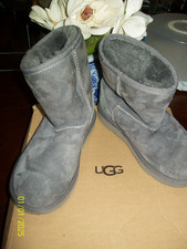 UGG Classic Grey Short Boot 1019646K Sheepskin Fur Lined Mid Calf Youth Size 3