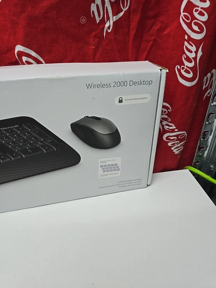Brand New Microsoft Wireless 2000 Desktop Keyboard And Mouse - Image 4 of 4