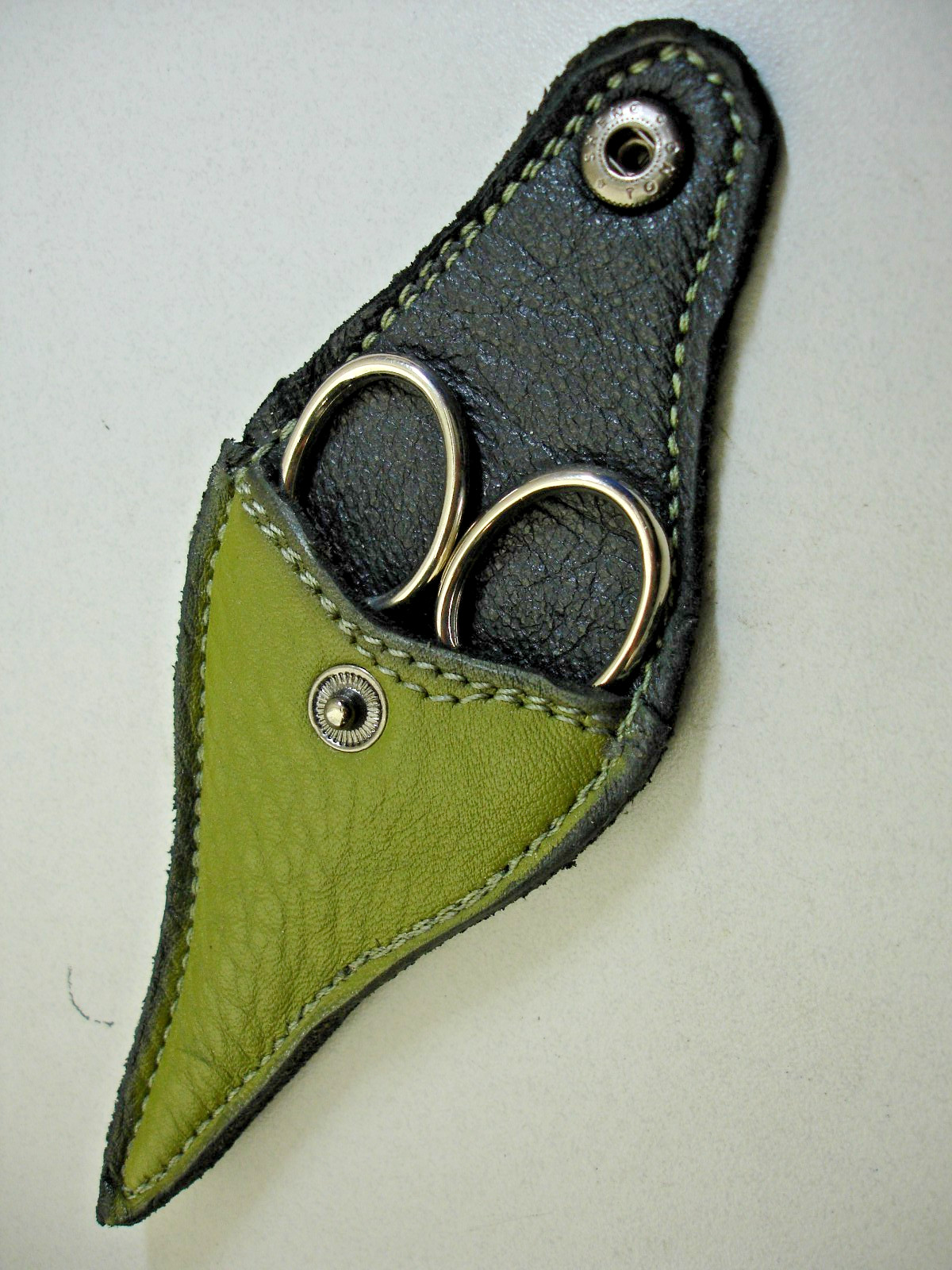 3.5" Italy Facial Hair Safety Pro-Sharpened Salon Trim Scissors w/ Custom Case