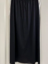 Vanity Fair Women's Half Slip Size Medium 100% Nylon Lace Hem Back Slit/Vent