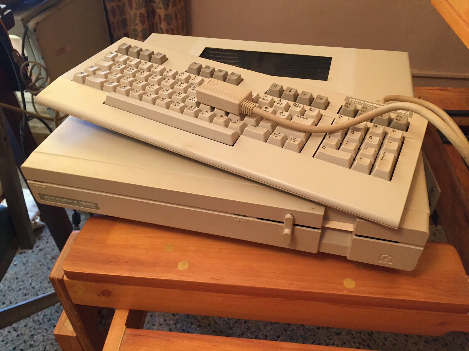 Vintage Commodore 128DCR Computer