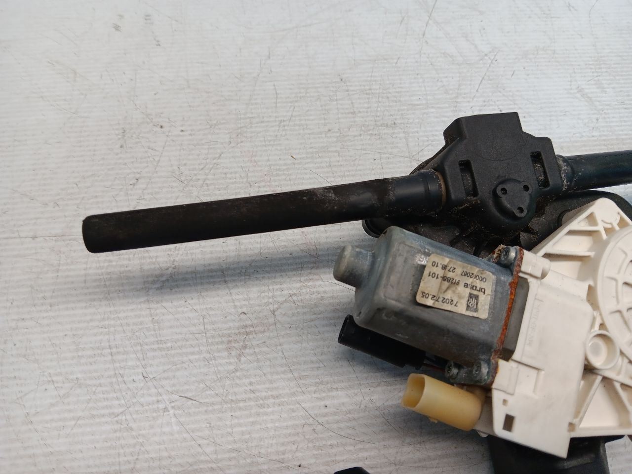 Rolls-Royce 20 2010-2020 Rear Right Door soft close actuator P/N 7202752