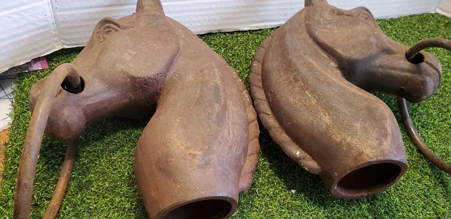 ANTIQUE CAST IRON HORSE HEAD VINTAGE HITCHING POST TOPPER - GREAT PATINA