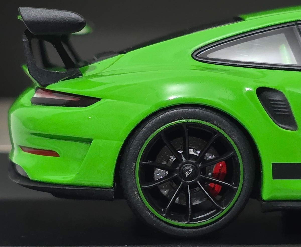 Porsche 911 (991.II) GT3 RS 2018 Acid Green 1:43 Minichamps WAP