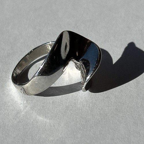 Anello ESPO ARGENTO STERLING 925 lucido ritorto rialzato vortice modernista misura 6,75 - Foto 5 di 7