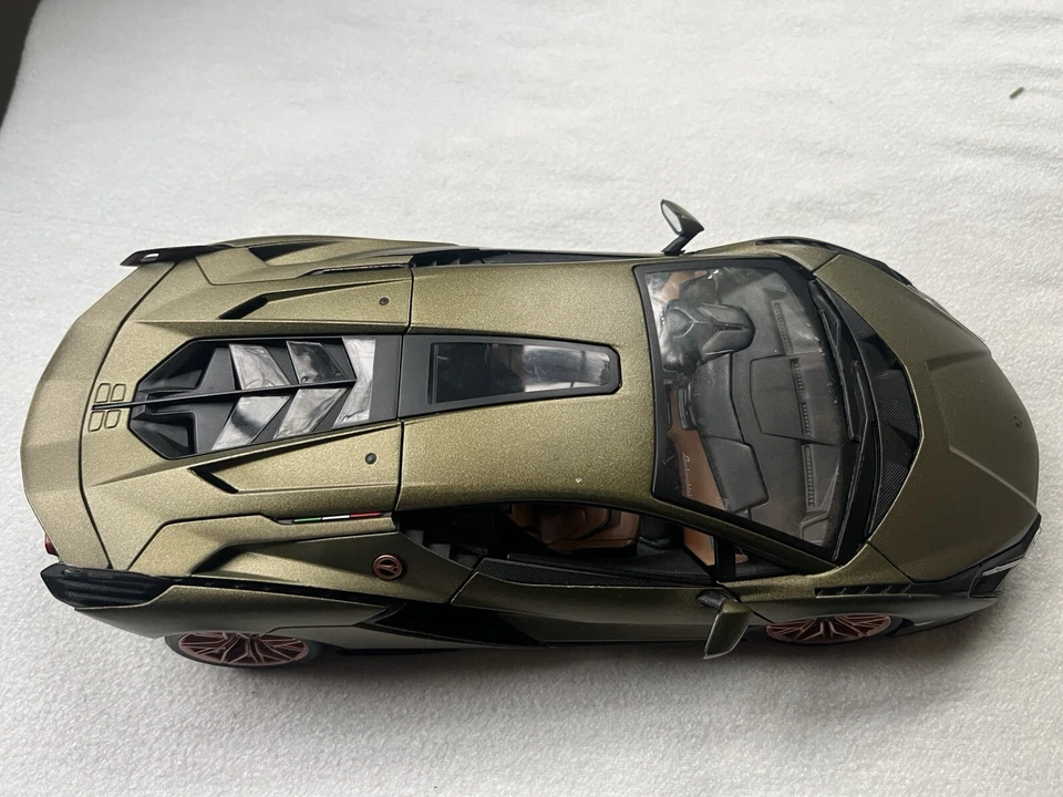 Burago Lamborghini Sian FKP 37 1:18 Scale Diecast Car - Image 2 of 4