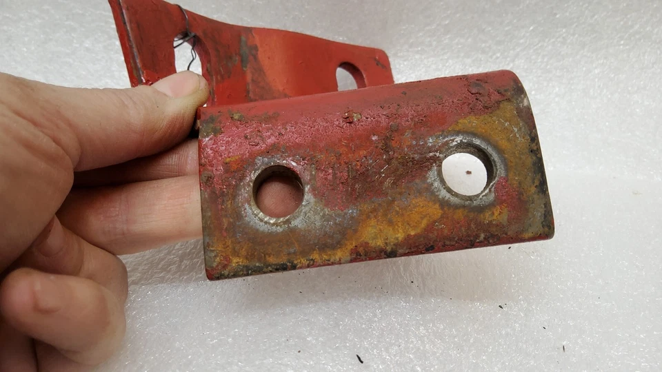 Soporte de montaje de parachoques delantero internacional 74-75 LH 442773C1 Foto 3 de 4