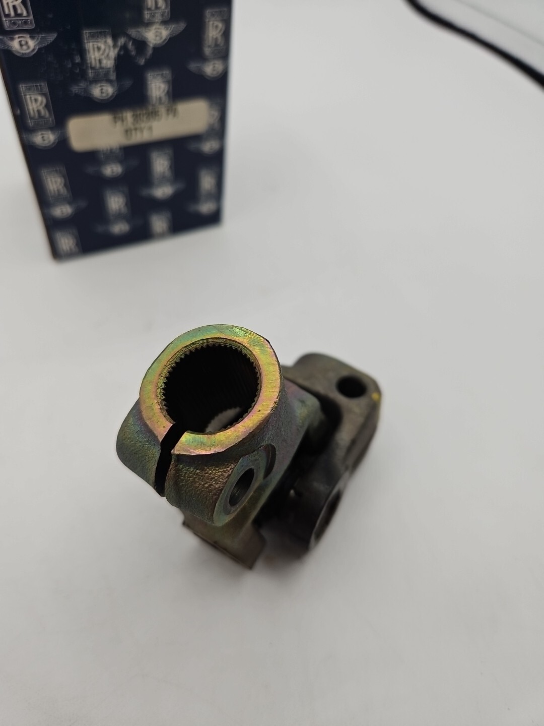 BENTLEY & ROLLS ROYCE LOWER UNIVERSAL JOINT (PH30305PA)