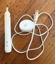 Braun Oral-B Pro Care Electric Toothbrush 3756 With Charging Station Used 