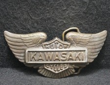 XB27112 VINTAGE 1970s KAWASAKI MOTORCYCLES ADVTERISEMENT BRASS BELT BUCKLE
