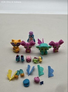 Animal Jam Jazwares Figurine Lot Mini Pets Toy Figures 10 Pieces 2016