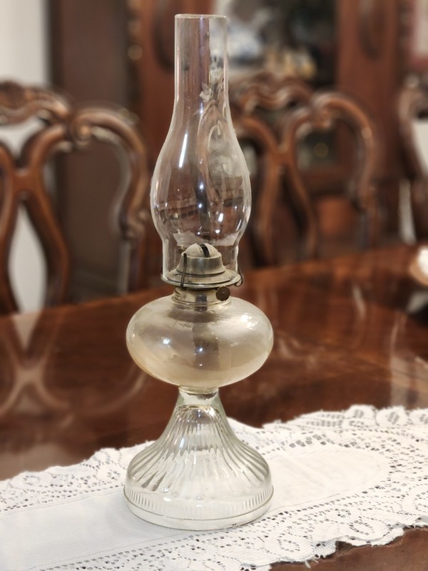 Vintage Eagle 20" Clear Glass Oil Lamp w/ Globe & Wick