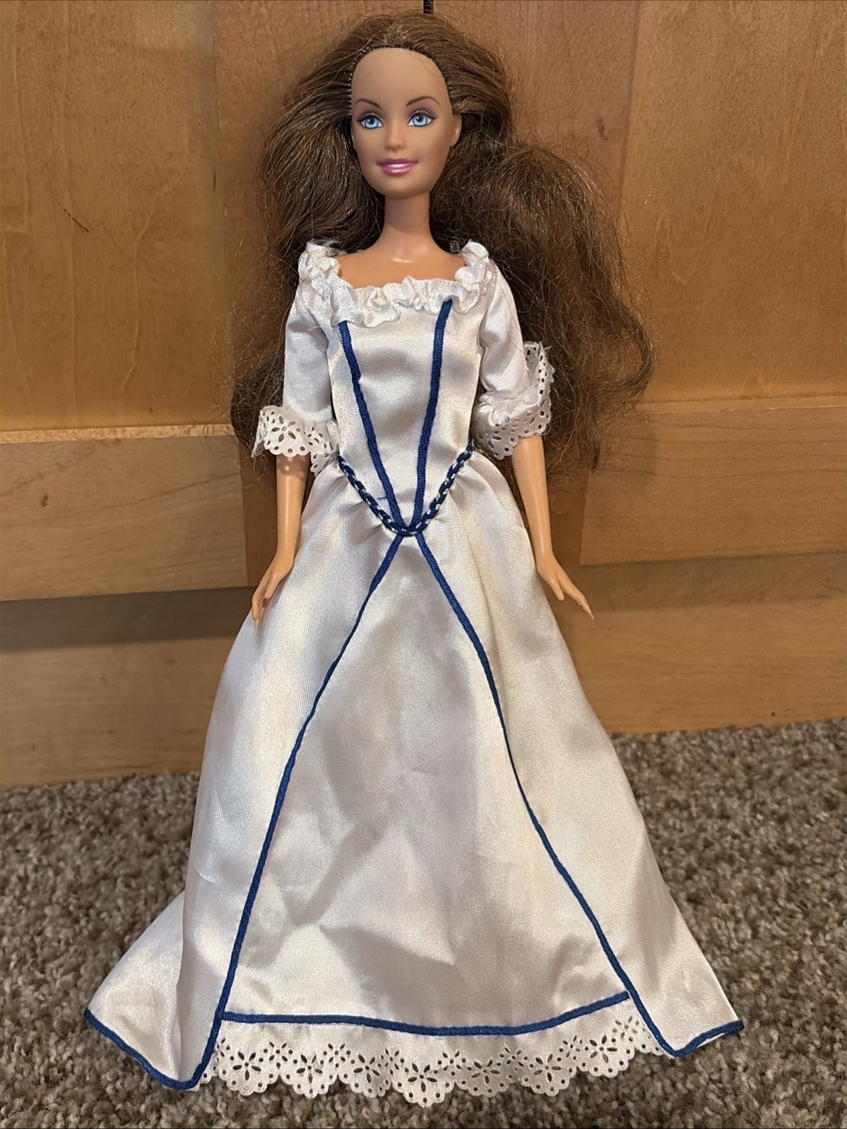 Barbie The Princess & the Pauper Erika Singing Doll in Wedding Dress *Works*