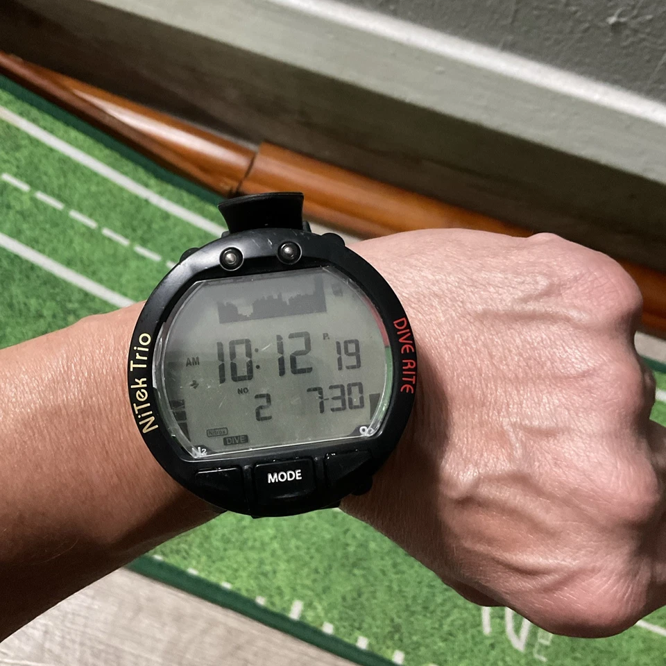 Rare Dive Rite Nitek Trio Scuba Dive Computer With Wrist Strap  - Image 4 of 4