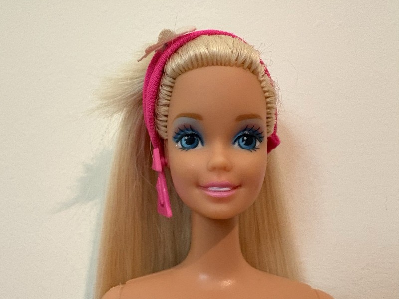 Totally Hair Barbie Mattel 1991