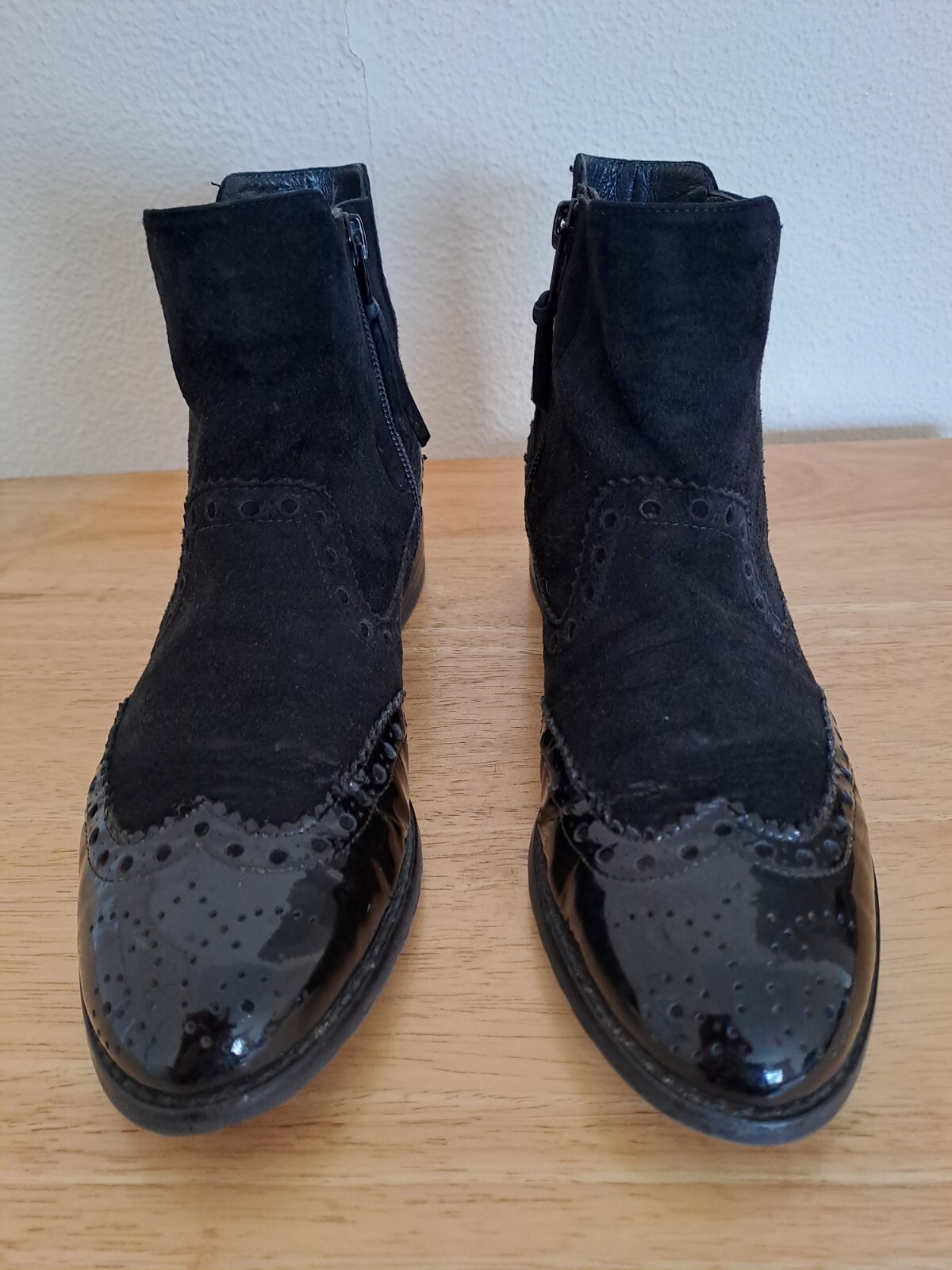 Stuart Weitzman Black Suede & Pattern Leather Win… - image 2