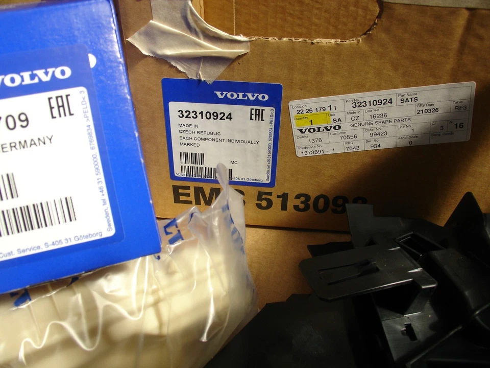 32310924 Door Lock Kit for Volvo V90 Mk2 - Image 2 of 2