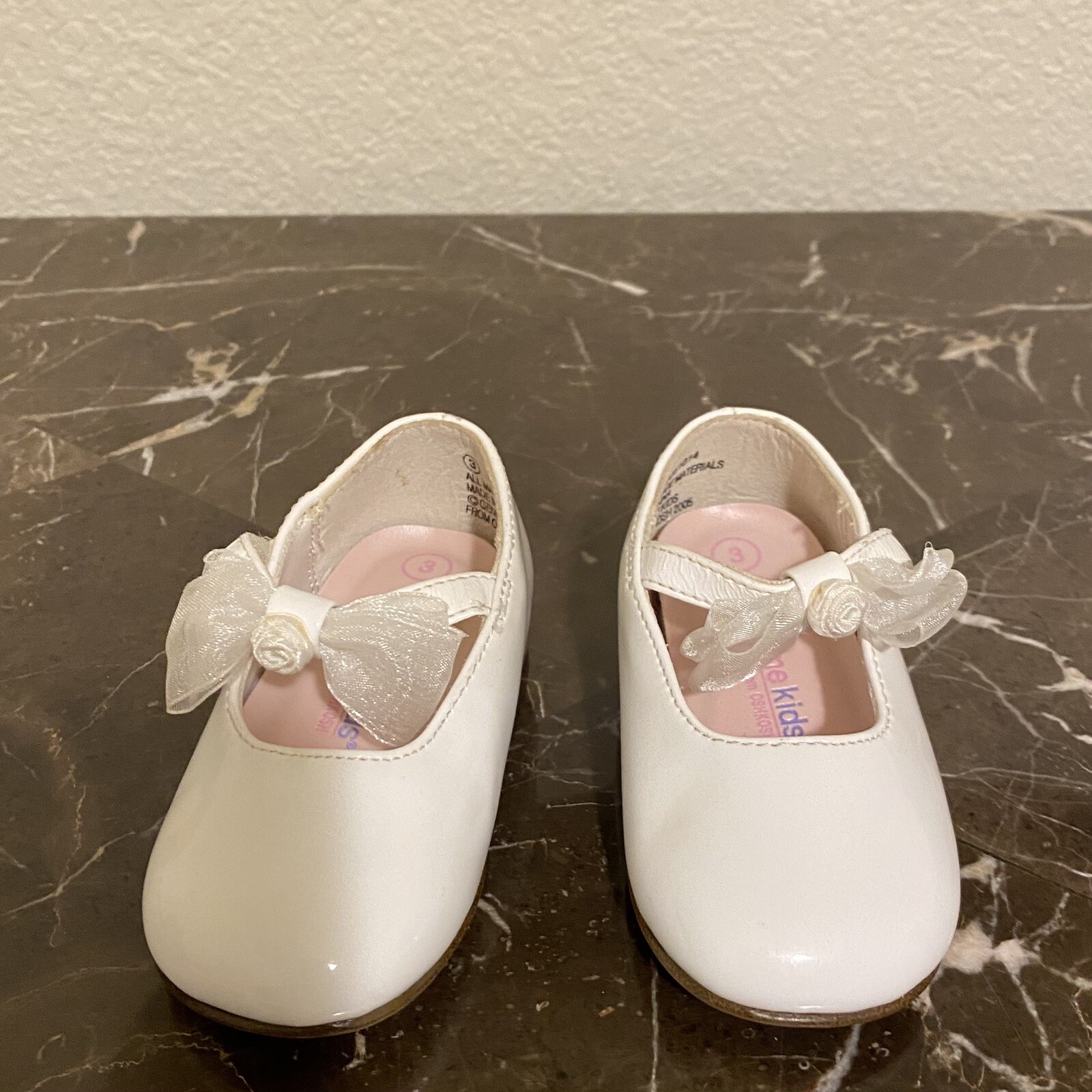 Osh Kosh White Patent Mary Jane size 3