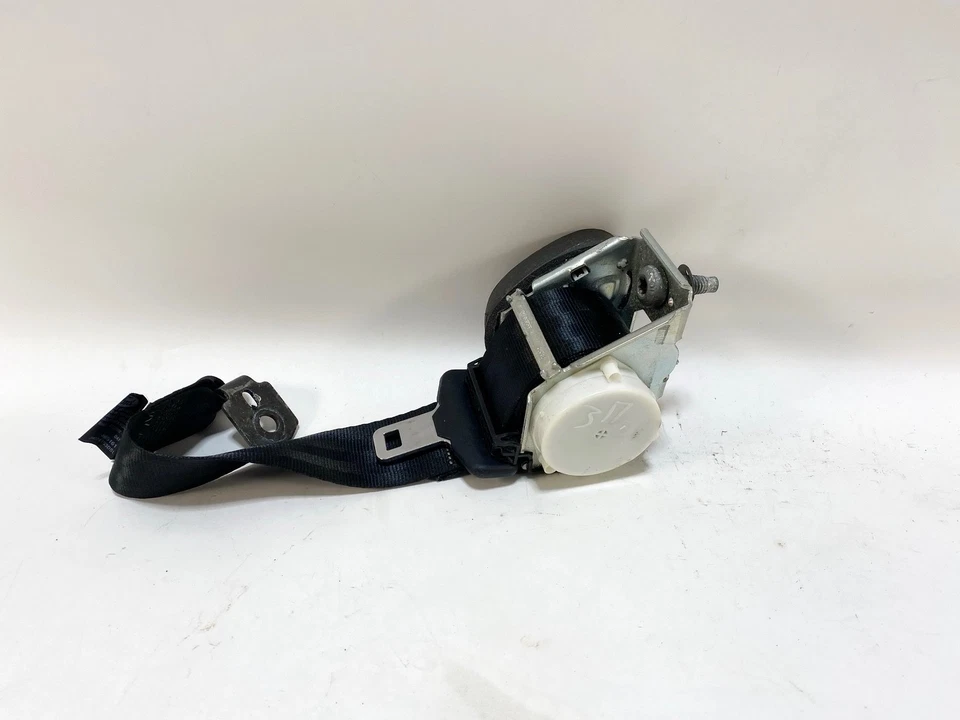 12-18 FORD FOCUS TRASERO IZQUIERDO LADO DEL CONDUCTOR RETRACTOR CONJUNTO OEM Foto 2 de 4