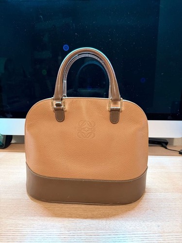 Loewe leather handbag 940156
