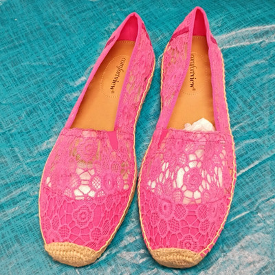 Comfortview Women s Pink Floral Lace Slip-On Flat Round Toe Casual 9W
