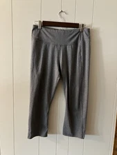 All In Motion Women’s Large Athletic Capri Grey Leggings Workout Casual Gym C5
