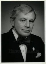 1989 Press Photo Jack Ryan President CEO Macomb Corp - dfpd35873