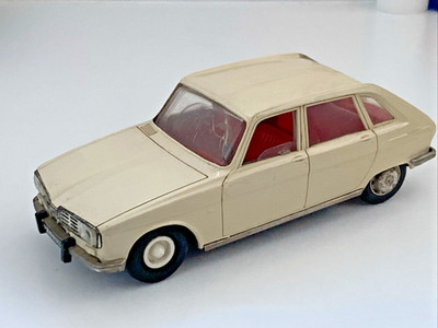  VINTAGE RENAULT R16 FRICTION CAR - JOUSTRA / CIJ - 1960s CAR TOY