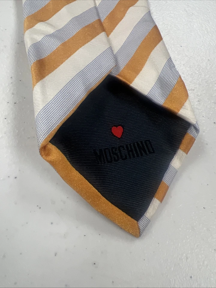 Corbata Moschino para hombre gris amarillo y crema a rayas seda $195 Foto 3 de 4