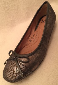 sofft black flats