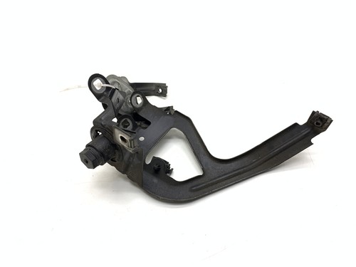 BMW 5 F10 2011 Kotflügelhalter vorne rechts Farbcode B90/7